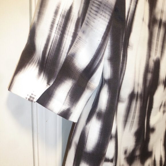 Chico's Women's Long Jacket w/side pockets & hook closure Size 1 - Picture 4 of 9